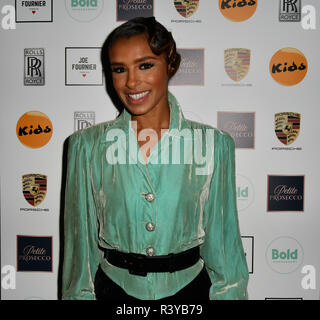 Melody Thornton assiste à un dîner afin de recueillir des fonds pour les enfants, un organisme qui appuie les enfants handicapés, les jeunes et leurs familles à Riverbank Park Plaza le 24 novembre 2018, Londres, Royaume-Uni. Credit Photo : Alamy/Capital Live News Banque D'Images