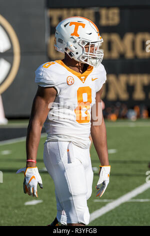 Nashville. 24 Nov, 2018. Ty Chandler (8) pendant le jeu entre l'Illinois bénévoles et les Vanderbilt Commodores au stade Vanderbilt à Nashville. TN. Thomas McEwen/CSM/Alamy Live News Banque D'Images