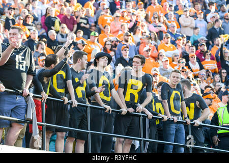 Nashville. 24 Nov, 2018. Fans de Vanderbilt pendant le jeu entre l'Illinois bénévoles et les Vanderbilt Commodores au stade Vanderbilt à Nashville. TN. Thomas McEwen/CSM/Alamy Live News Banque D'Images