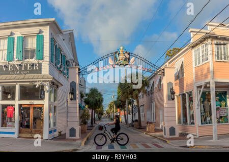 Bahama Village signe sur Petronia Street à Key West, Floride, USA Banque D'Images