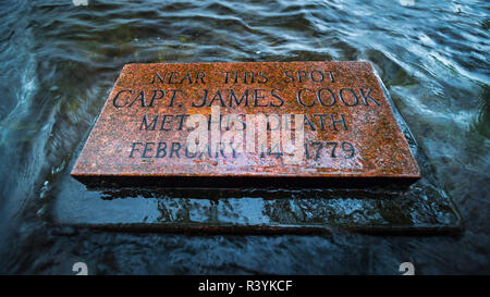 Plaque marquant l'endroit où le capitaine James Cook a été tué, la baie de Kealakekua, côte de Kona, Hawaii, USA Banque D'Images