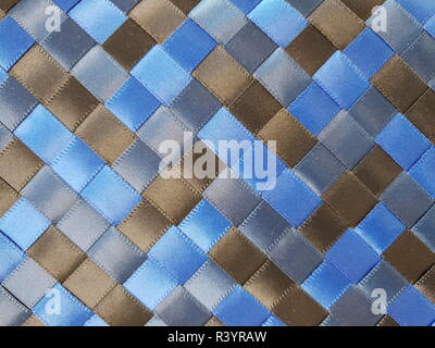Rubans de satin en cubes de bleu bleu brun rubans de tissage Banque D'Images