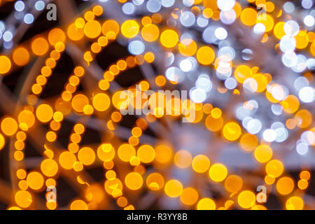 Perles jaunes de lumières de fête Banque D'Images