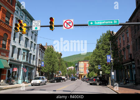 Conduire dans le quartier historique, Jim Thorpe, Pennsylvania, USA Banque D'Images