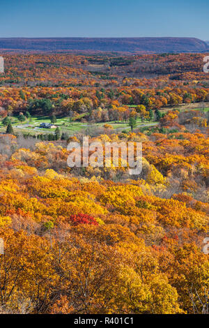 USA, Pennsylvania, Pocono Mountains, Mt. Pocono, vue depuis le bouton de Pocono, automne Banque D'Images