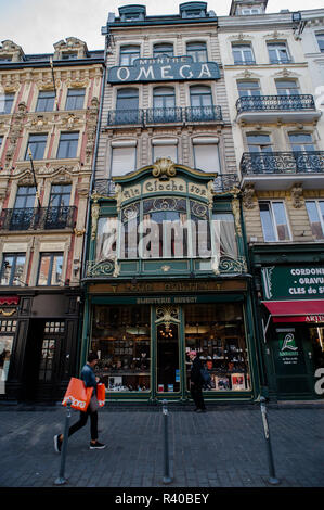 LILLE FRANCE -DE FLAMANDS ET LES ÉDIFICES ART NOUVEAU DE BRIQUE TRADITIONNELLE DE MAISONS DE VILLE LA VILLE OFFRE UN GRAND CHOIX DE STYLES D'ARCHITECTURE © BEAUMONT Banque D'Images