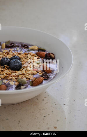 Smoothie aux bleuets petit-déjeuner sain Banque D'Images