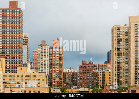 Etats Unis, New York. La ville de New York, Manhattan, Upper East Side, vue d'apt à la sud au-dessus de E 89e et plus de sept. Banque D'Images