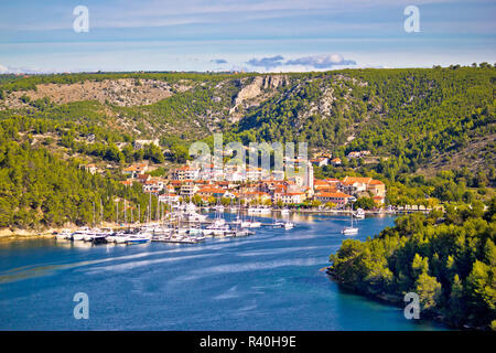 Ville de Skradin sur la rivière Krka Banque D'Images