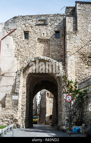 La rue de l'talie, Vieste, l'Europe. Banque D'Images