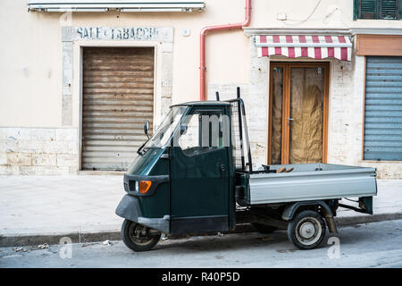 La rue de l'talie, Vieste, l'Europe. Banque D'Images