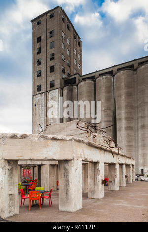 Aux Etats-Unis, l'ouest de New York, Buffalo, Silo, ville nouvelle de divertissement autour de silos à grains rénové Banque D'Images