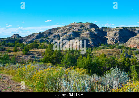 USA, Dakota du Nord, Medora. Parc National Theodore Roosevelt, l'unité Sud, Badlands donnent sur Banque D'Images