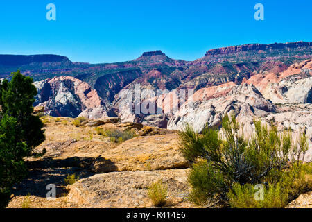 USA, Utah, Fruita, Capitol Reef National Park, Waterpocket Fold de Hall's Creek donnent sur Banque D'Images