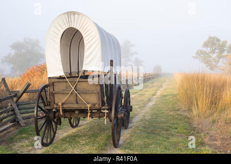 Site Historique National de Whitman Mission, l'État de Washington, USA. La réplique wagon est affiché ainsi les ornières de l'Oregon Trail. Banque D'Images