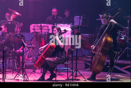 Kiev, UKRAINE - le 22 novembre 2018 : Symphony Orchestra (orchestre Andrey Chernyi) effectue des bandes son de 'le jeu des trônes' sur une scène de nationa Banque D'Images