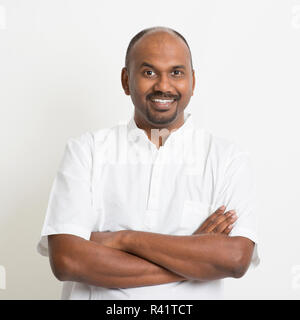 Indienne mature man smiling Banque D'Images