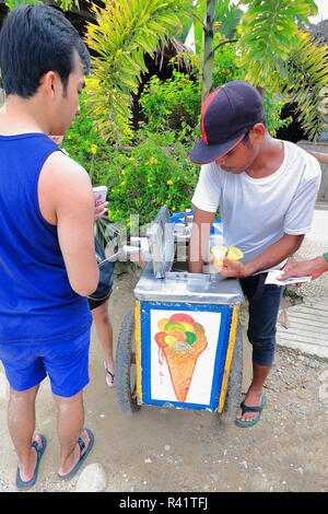 Vendeur de crème glacée dans la rue. Sabang ville-île Palawan-Philippines-0797 Banque D'Images