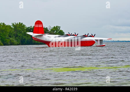 USA (Wisconsin), Oshkosh, AirVenture 2016, Martin Mars Bombardier d'eau d'Hydravions Fire Fighter Banque D'Images