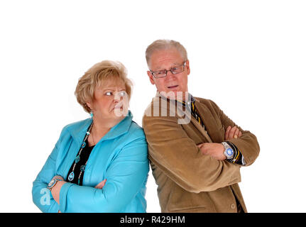 D'âge mûr en colère contre l'autre. Banque D'Images