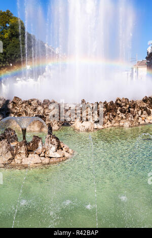 En arc-en-ciel fontaine Hochstrahlbrunnen, Vienne Banque D'Images