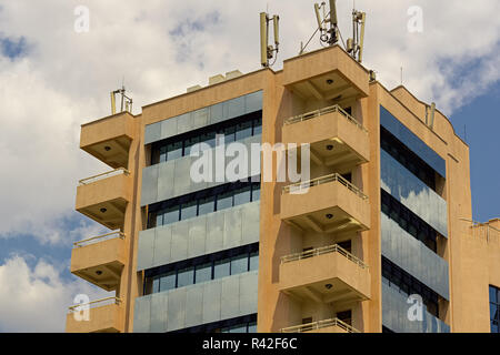 KIGALI, RWANDA - octobre 23,2017 Kiyovu : Il s'agit d'un nouveau bâtiment d'entreprise moderne,sur KN 3 Road.Certaines entreprises internationales et les autorités locales ont e Banque D'Images