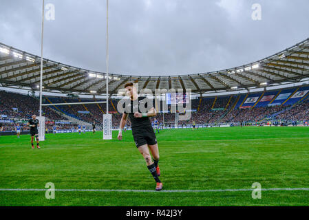 L'Italie. 24 Nov, 2018. Beauden Barrett au cours de l'International Rugby match entre les All Blacks de Nouvelle-Zélande et l'Italie au Stadio Olimpico le 24 novembre 2018 à Rome, Italie Crédit : Silvia Loré/Pacific Press/Alamy Live News Banque D'Images