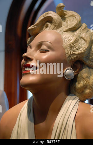 J. Seward Johnson's "Forever Marilyn", inspiré par la célèbre photographie prise par Bernard of Hollywood montrant le film star's Blowing up jupe plus Banque D'Images