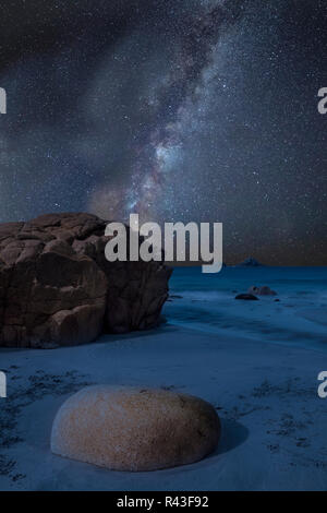 Superbe Voie Lactée dynamique composite image paysage de plus belle plage Banque D'Images