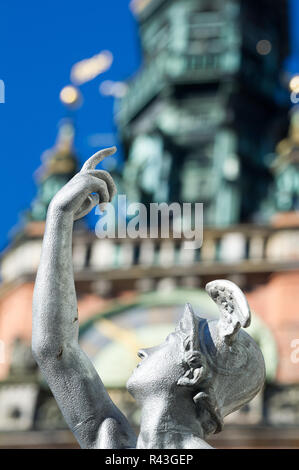 Statue de mercure et de brique Ratusz Glownego Miasta gothique (Hôtel de ville de Gdansk Dlugi Targ () sur le marché Long) dans la ville principale dans le centre historique de Gdans Banque D'Images