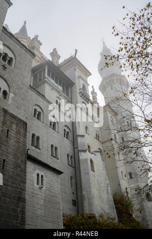 Tour,bâtiments dans la cour du château Le château de Neuschwanstein, près de Füssen, Fussen, Ostallgaeu, Allgaeu, Bavaria, Germany, Europe Banque D'Images