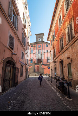 Marino (Italie) - une vieille ville de Castelli Romani en zone métropolitaine de Rome, célèbre pour son vin blanc et fête du raisin. Ici le centre historique Banque D'Images