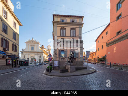 Marino (Italie) - une vieille ville de Castelli Romani en zone métropolitaine de Rome, célèbre pour son vin blanc et fête du raisin. Ici le centre historique Banque D'Images