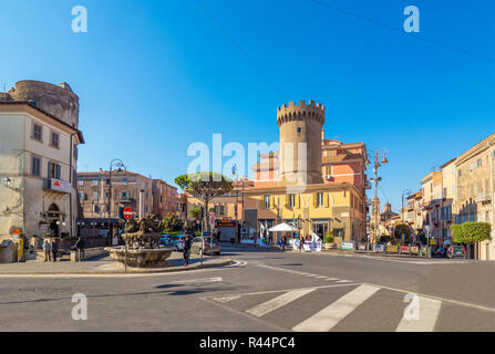 Marino (Italie) - une vieille ville de Castelli Romani en zone métropolitaine de Rome, célèbre pour son vin blanc et fête du raisin. Ici le centre historique Banque D'Images