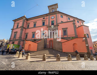 Marino (Italie) - une vieille ville de Castelli Romani en zone métropolitaine de Rome, célèbre pour son vin blanc et fête du raisin. Ici le centre historique Banque D'Images