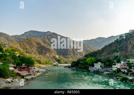 Gange- une vue de l'Lakshman Jhula suspension bridge Banque D'Images