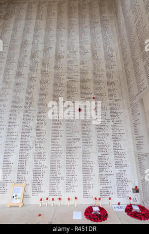 Les noms des soldats disparus inscrits sur porte de Menin, Ypres Banque D'Images