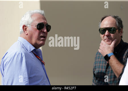Abu Dhabi, EAU. 25 novembre 2018. Abu Dhabi, EAU, 25 novembre 2018.Sport Grand Prix de Formule 1 Abu Dhabi 2018 Dans le pic : Laurent Promenade (CAN) père de lance de marche (CDN), Point de course Force India F1 Team Investor et Gérard Berger (AUT) Ancien pilote de F1 Crédit : LaPresse/Alamy Live News Crédit : LaPresse/Alamy Live News Banque D'Images