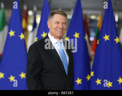 Bruxelles, Belgique. 25Th Nov, 2018. Le Président Klaus Werner Iohannis arrive à un Brexit spécial sommet à Bruxelles, Belgique, le 25 novembre 2018. Credit : Ye Pingfan/Xinhua/Alamy Live News Banque D'Images