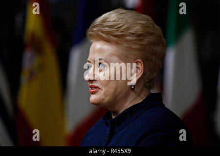 Bruxelles, Belgique. 25Th Nov 2018. Le président de la Lituanie, Dalia Grybauskaite arrive à assister à un sommet des dirigeants de l'extraordinaire de l'UE pour finaliser et formaliser l'accord Brexit. Alexandros Michailidis/Alamy Live News Banque D'Images