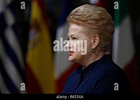 Bruxelles, Belgique. 25Th Nov 2018. Le président de la Lituanie, Dalia Grybauskaite arrive à assister à un sommet des dirigeants de l'extraordinaire de l'UE pour finaliser et formaliser l'accord Brexit. Alexandros Michailidis/Alamy Live News Banque D'Images