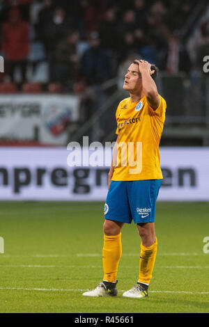 UTRECHT, Stadion Galgenwaard, 25-11-2018, le football, l'Eredivisie néerlandaise, la saison 2018 / 2019. Déception par De Graafschap player Erik Bakker après le match Utrecht - De Graafschap. Credit : Pro Shots/Alamy Live News Banque D'Images