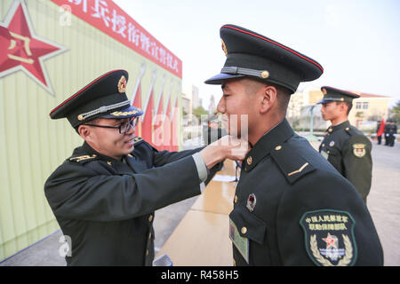 26 novembre 2018 - Shanghai, Shanghai, Chine - HuaiÃ¢â€™an, Chine-plus de 350 nouveaux soldats participent à la cérémonie d'investiture de Huai'an, à l'est ChinaÃ¢â€ Province de Jiangsu. Crédit : SIPA Asie/ZUMA/Alamy Fil Live News Banque D'Images