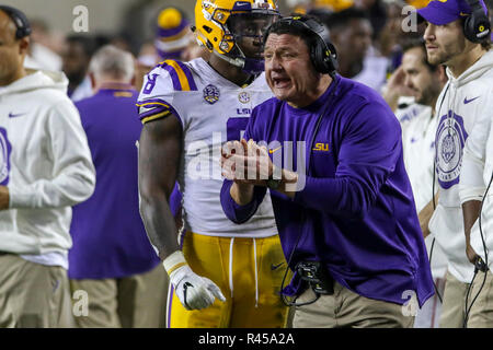 College Station, Texas, USA. 24 Nov, 2018. L'entraîneur-chef des Tigres de la LSU Ed Orgeron pendant le match contre le Texas A&M Aggies à Kyle Field à College Station, TX. John Glaser/CSM/Alamy Live News Banque D'Images