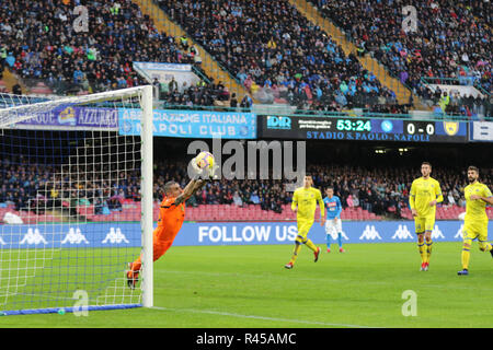 25 novembre 2018 - Naples, Campanie, Italie, 2020-10-25, Serie A italienne SSC Napoli Chievo Vérone - SC. en images.Résultat Final : 0 0 SSC Napoli Chievo Vérone SC. Crédit : Fabio Sasso/ZUMA/Alamy Fil Live News Banque D'Images