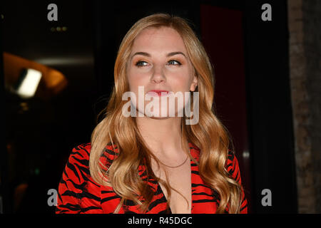 Maddie Moate arrivers à la Children's BAFTA Awards 2018 au Roundhouse le 25 novembre 2018, Londres, Royaume-Uni. Banque D'Images