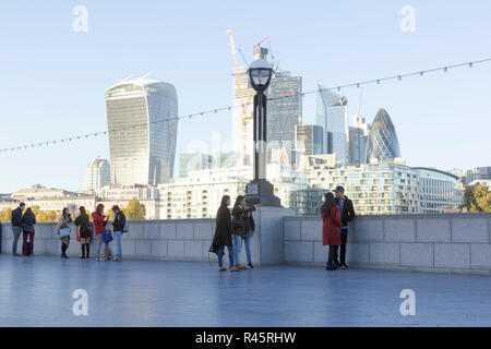 Bâtiment de talkie-walkie, City of London, Londres. UK. 22 octobre 2018.UK. Journée ensoleillée dans le centre de Londres en octobre 2018. Banque D'Images