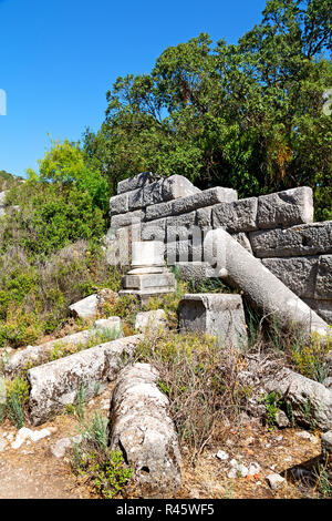 L'ancien temple et théâtre à termessos Antalya Turquie Asie ciel et ruines Banque D'Images