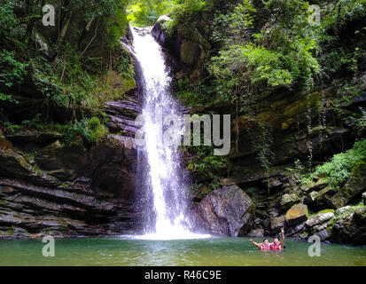 Gaad Bhalu randonnée Cascade Banque D'Images