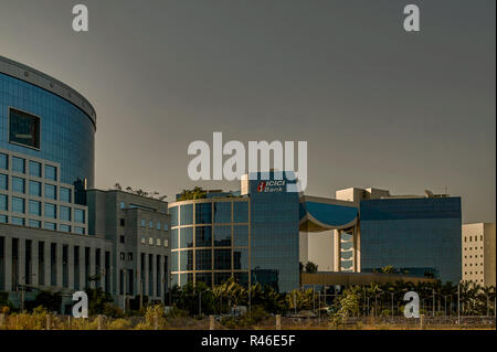 21-Apr-2004-couverts verre édifices à Bandra Kurla Complex est un nouveau quartier commercial de Mumbai, Maharashtra Inde Asie Banque D'Images